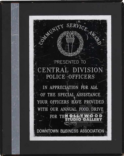 10X8 COMMUNITY SERVICE AWARD/POLICE