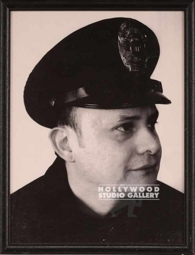 HBW 12X10 B/W POLICE OFFICER W/HAT