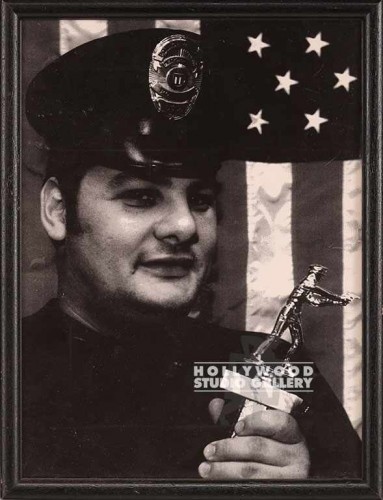 HBW 12X10 B/W POLICE OFFICER/FLAG