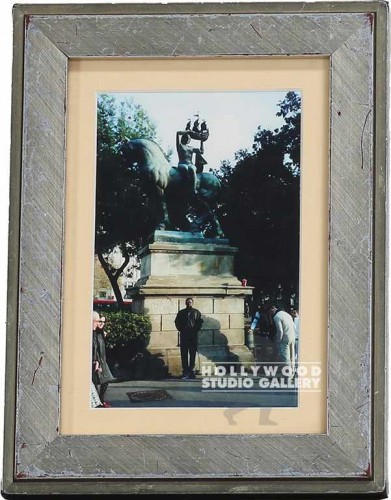 9x7 DESKTOP JAMES W SHADES STATUE