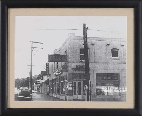 9X11 B/W DRUGSTORE EXTERIOR