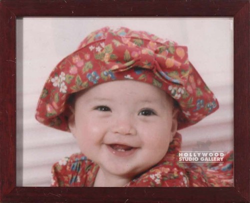 9X1 TABLETOP LIL GIRL W HAT