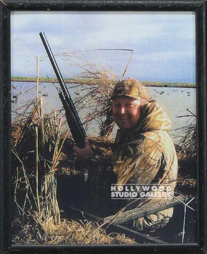 9X11 WADE W/SHOTGUN HUNTING DUCKS