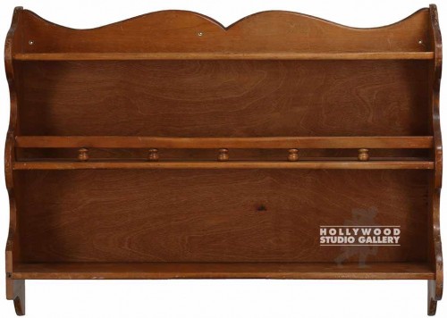 35x26)EARLY AMERICAN WOODEN SHELF