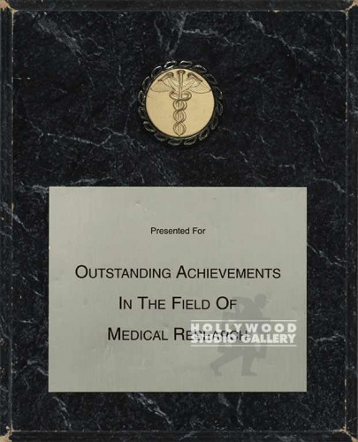 13X11 MED PLAQUE/OUTSTANDING