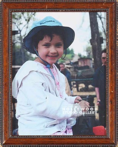 9X7 TABLETOP LITTLE GIRL BLUE HAT