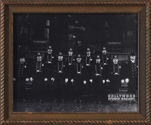 9X10 POLICE PHOTO IN WHITE GLOVES