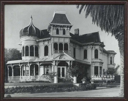 17x21 B/W Victorian House/Brwn Frm