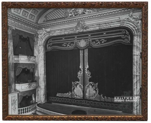 16x20 B/W Int. English Theatre Photo