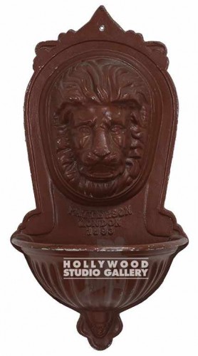 25x10"Iron Lion Wall Urn